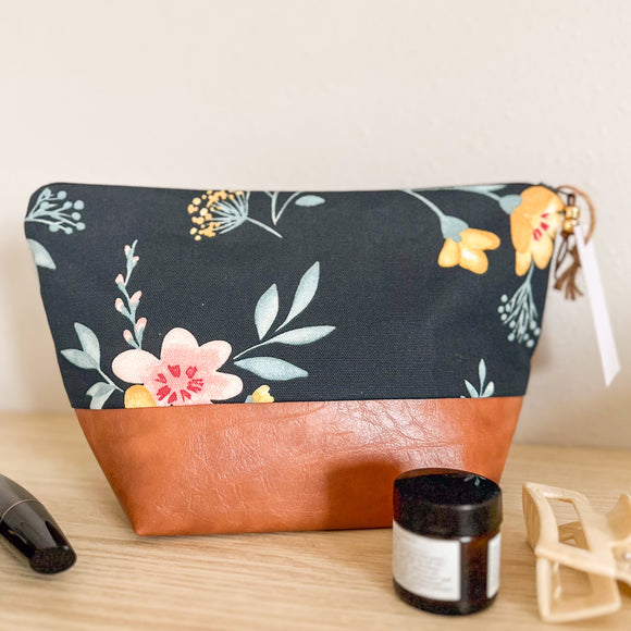 Make Up Bag -Blooming Bouquets