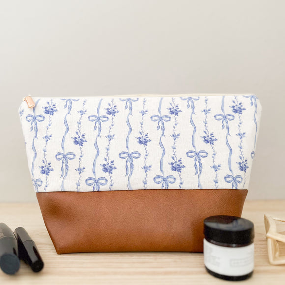 Make Up Bag - Blue Bows