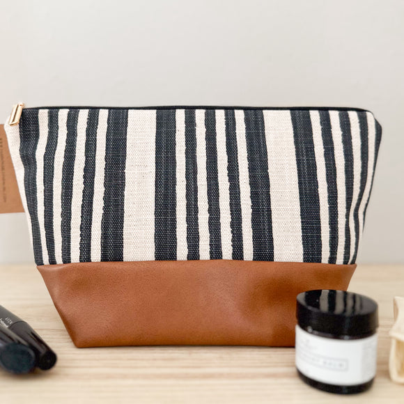 Make Up Bag - Linear Lines