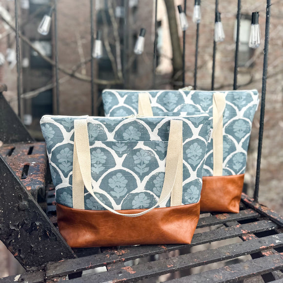Scallop discount tote bag